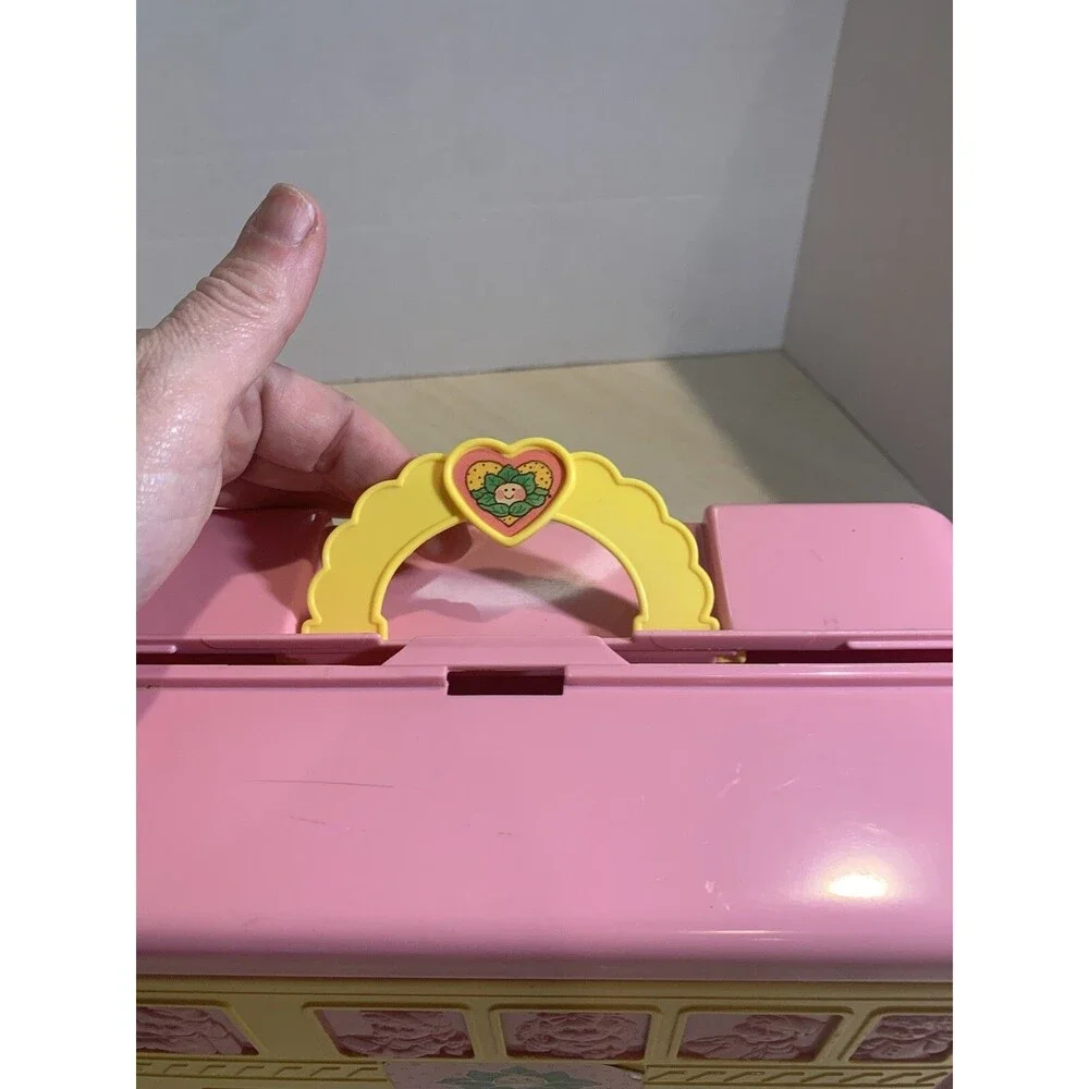 Mattel 1996 Cabbage Patch Kid Case Travel Nursery Mini Doll School Bus